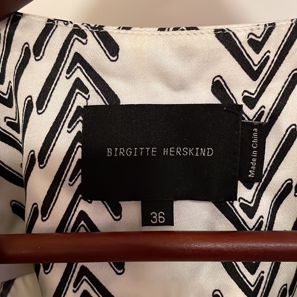 Birgitte Herskind wrap dress. Size 36. White with black detail. Like new - Picture 3 of 4